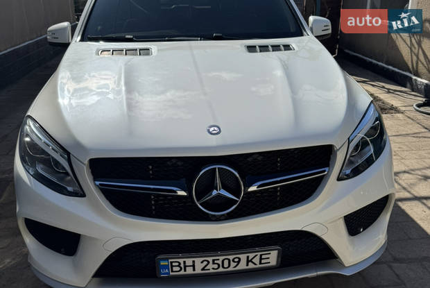 Mercedes-Benz M-Class 2011