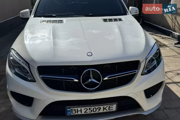 Mercedes-Benz M-Class 2011