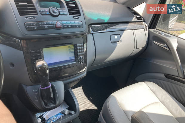 Mercedes-Benz Viano Long  Ambient  2010