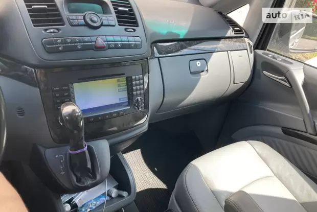 Mercedes-Benz Viano Long  Ambient  2010