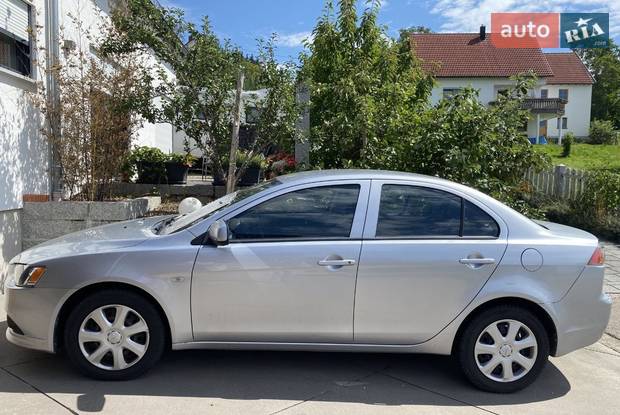 Mitsubishi Lancer 2012