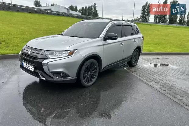 Mitsubishi Outlander 2020