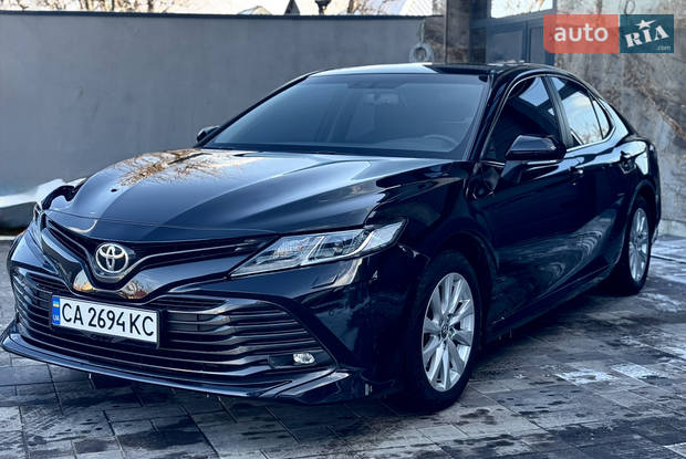 Toyota Camry 2019