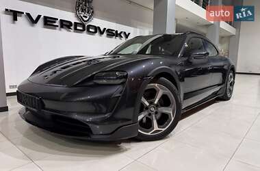 Porsche Taycan Cross Turismo 2022