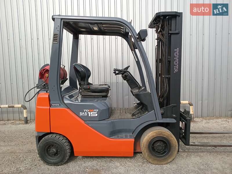 Вилочный погрузчик Toyota 02-8FGF15 2015 в Киеве Вилочный погрузчик Toyota 02-8FGF15 2015 в Киеве