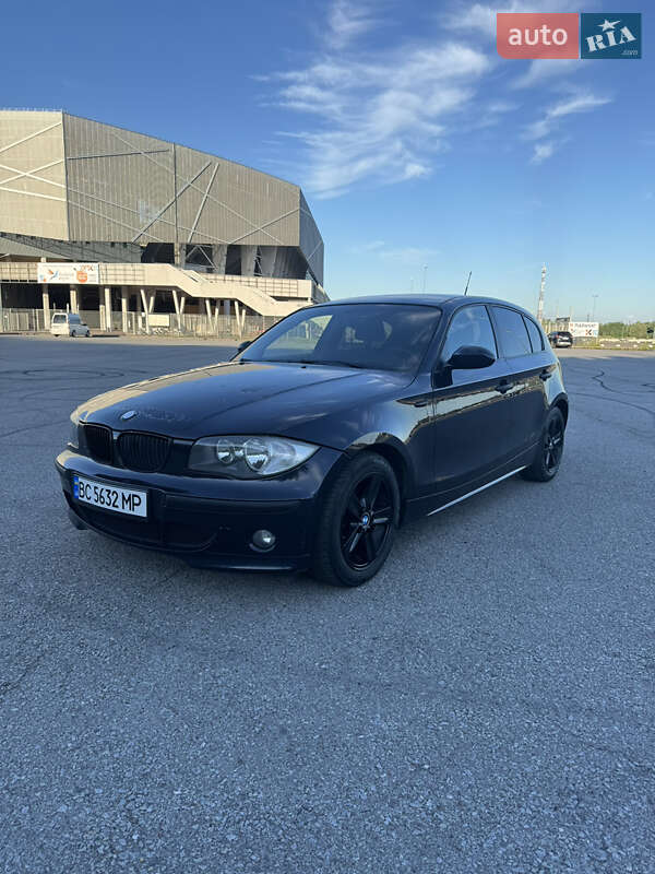 Хэтчбек BMW 1 Series 2006 в Львове Хэтчбек BMW 1 Series 2006 в Львове