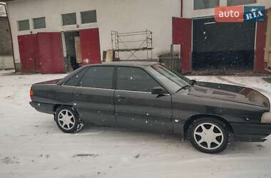 Седан Audi 100 1987 в Черновцах