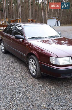 Седан Audi 100 1992 в Шацке