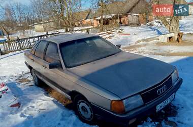 Седан Audi 100 1987 в Зарічному