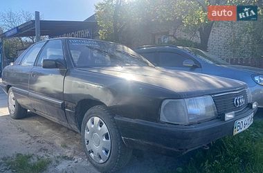 Седан Audi 100 1986 в Кременце