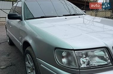 Седан Audi 100 1993 в Липовці