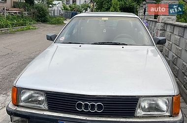 Седан Audi 100 1987 в Ровно