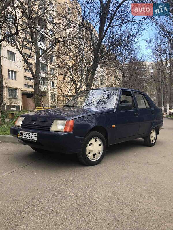 Лифтбек ЗАЗ 1103 Славута 2010 в Шишаки