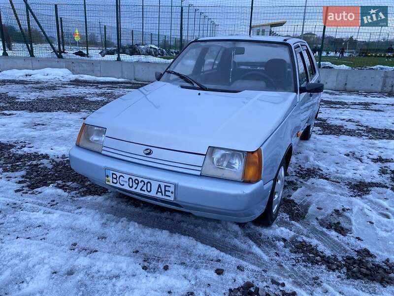 Лифтбек ЗАЗ 1103 Славута 2005 в Львове Лифтбек ЗАЗ 1103 Славута 2005 в Львове