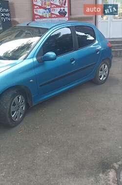 Хетчбек Peugeot 206 2000 в Дніпрі
