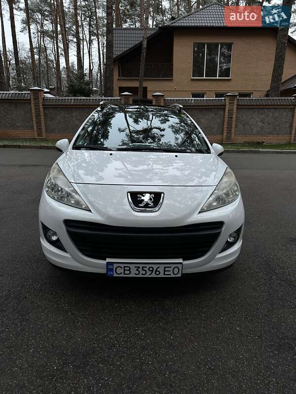Универсал Peugeot 207 2010 в Чернигове