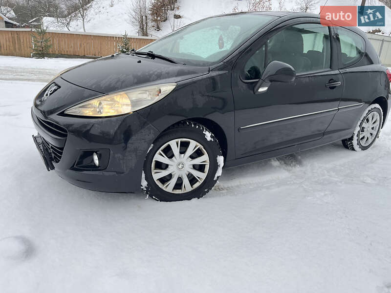 Хэтчбек Peugeot 207 2011 в Косове