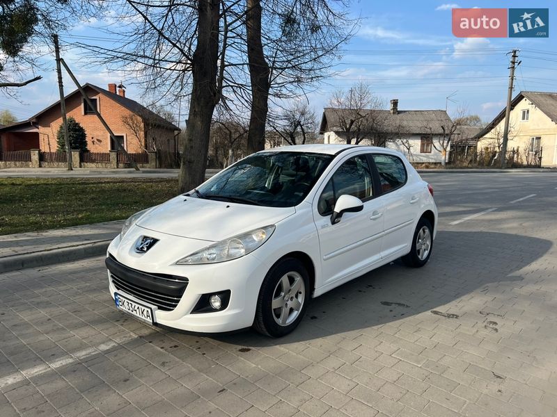 Хэтчбек Peugeot 207 2010 в Бродах