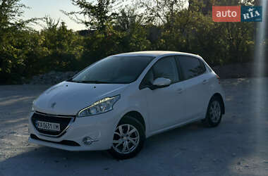 Хетчбек Peugeot 208 2014 в Запоріжжі