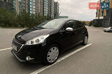 Хетчбек Peugeot 208 2015 в Києві