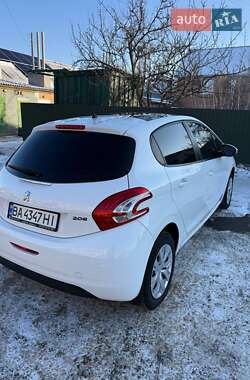 Хэтчбек Peugeot 208 2014 в Хороле Хэтчбек Peugeot 208 2014 в Хороле
