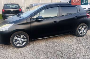 Хетчбек Peugeot 208 2013 в Подільську