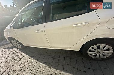 Хетчбек Peugeot 208 2014 в Рівному