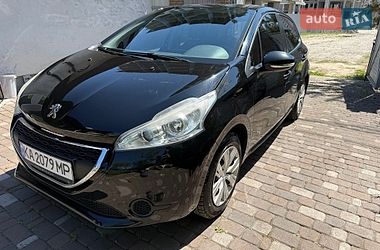 Хэтчбек Peugeot 208 2014 в Буче Хэтчбек Peugeot 208 2014 в Буче
