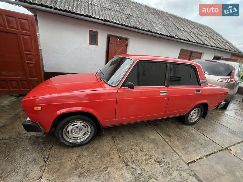 Седан ВАЗ / Lada 2105 1983 в Рівному