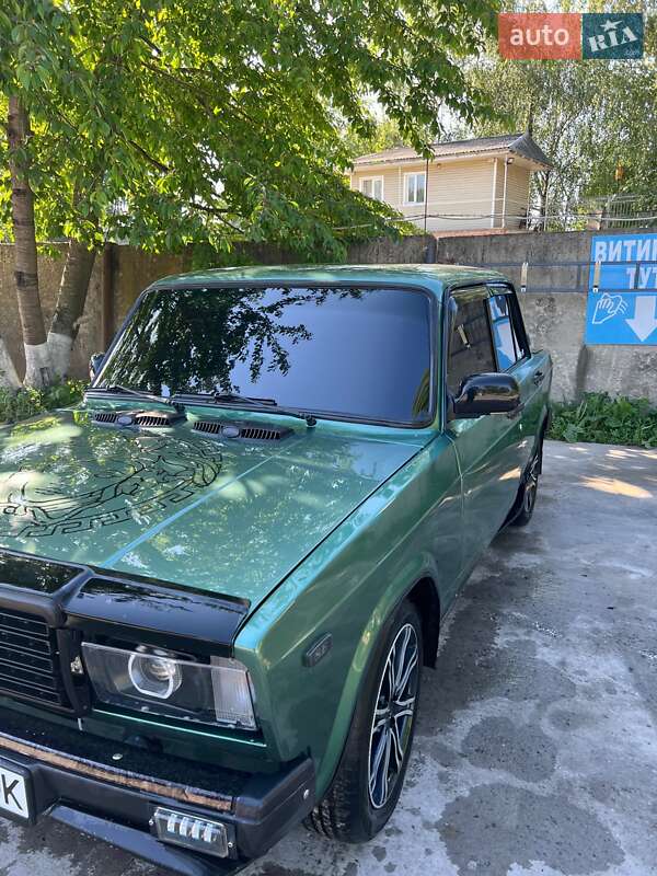 Седан ВАЗ / Lada 2107 2006 в Монастырище