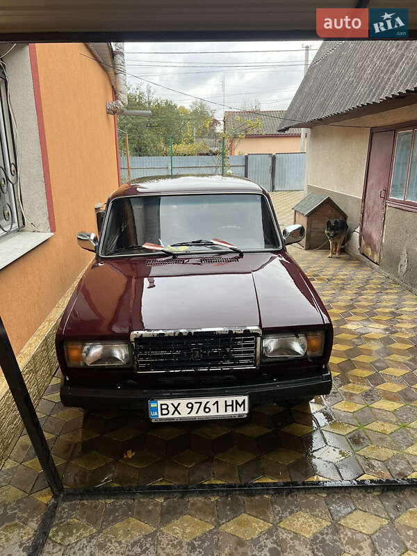 Седан ВАЗ / Lada 2107 2006 в Славуте