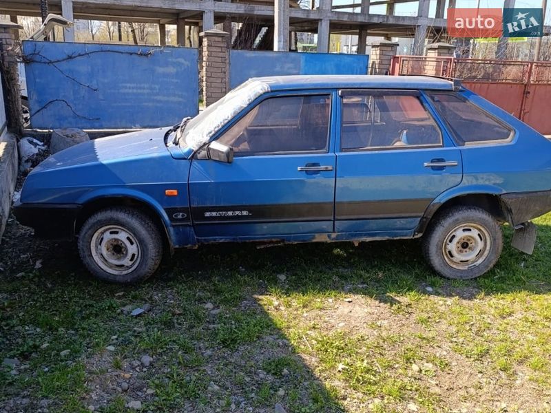 Хэтчбек ВАЗ / Lada 2108 1992 в Черновцах