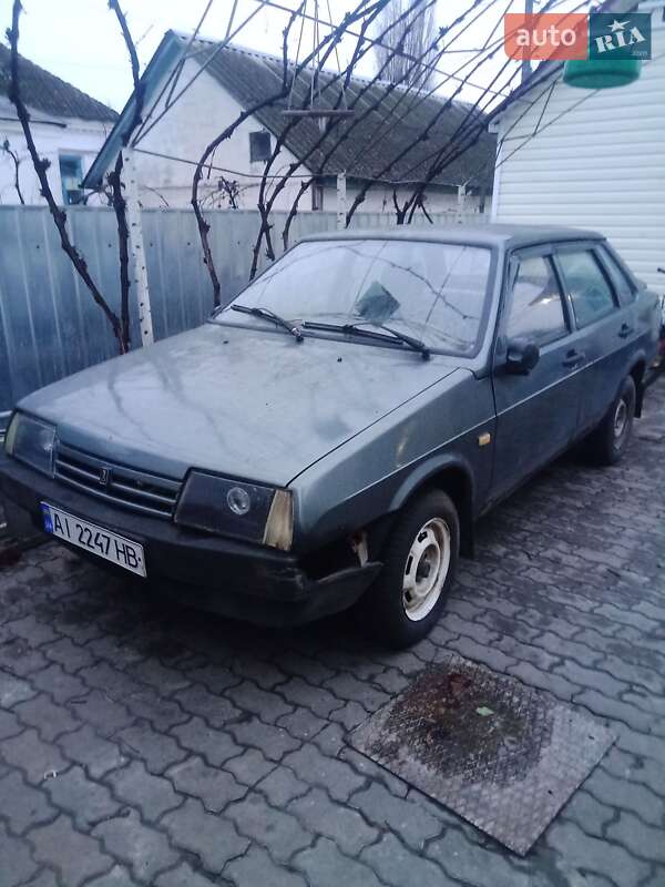Седан ВАЗ / Lada 21099 1997 в Киеве