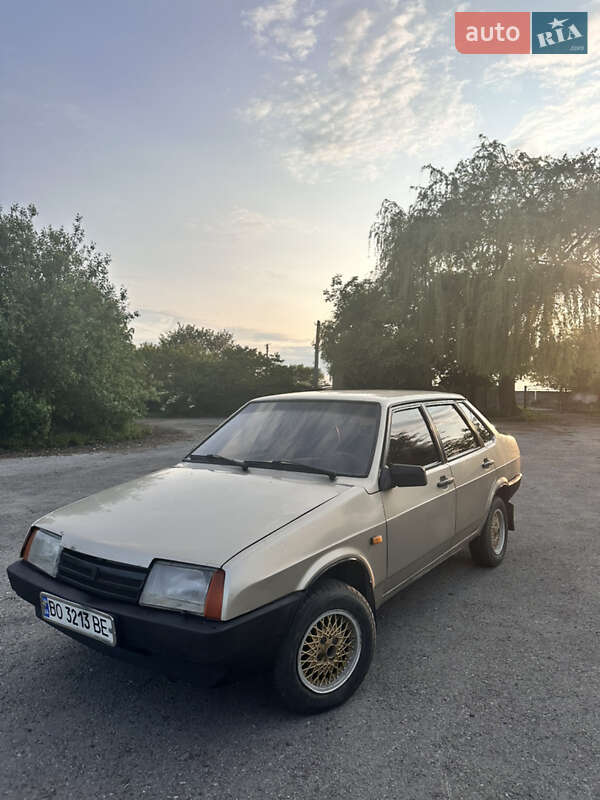 Седан ВАЗ / Lada 21099 1998 в Зборове