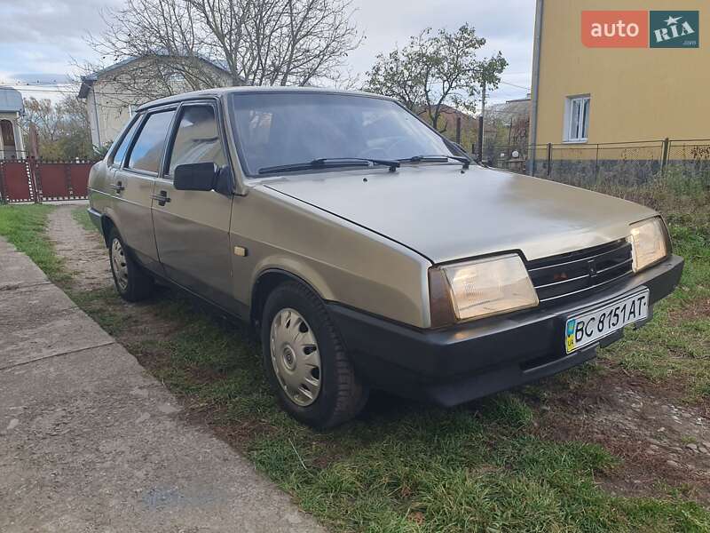 Седан ВАЗ / Lada 21099 2001 в Ивано-Франковске
