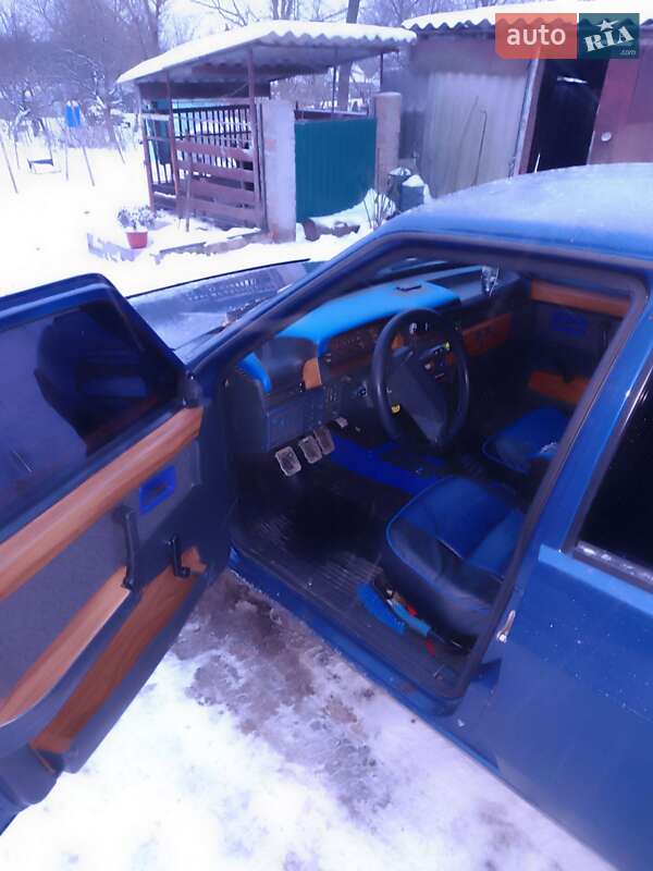 Хэтчбек ВАЗ / Lada 2109 2004 в Конотопе