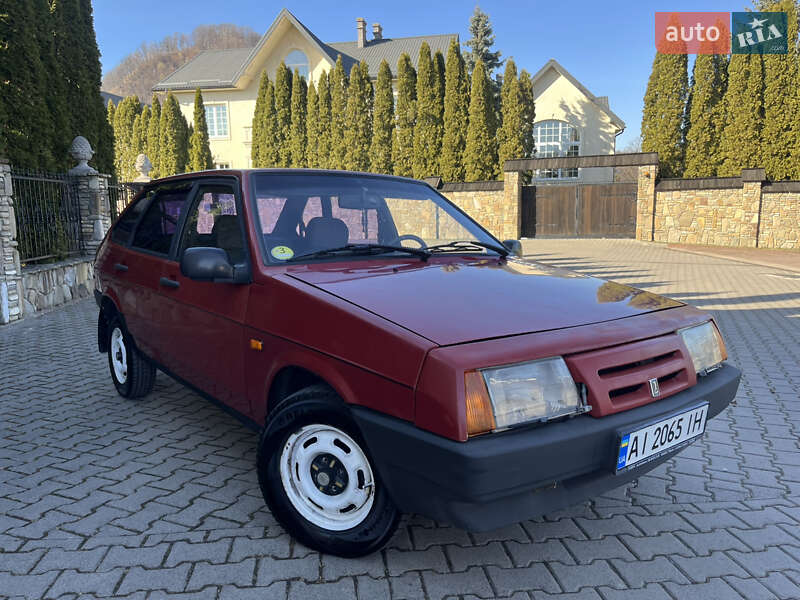 Хэтчбек ВАЗ / Lada 2109 1993 в Надворной