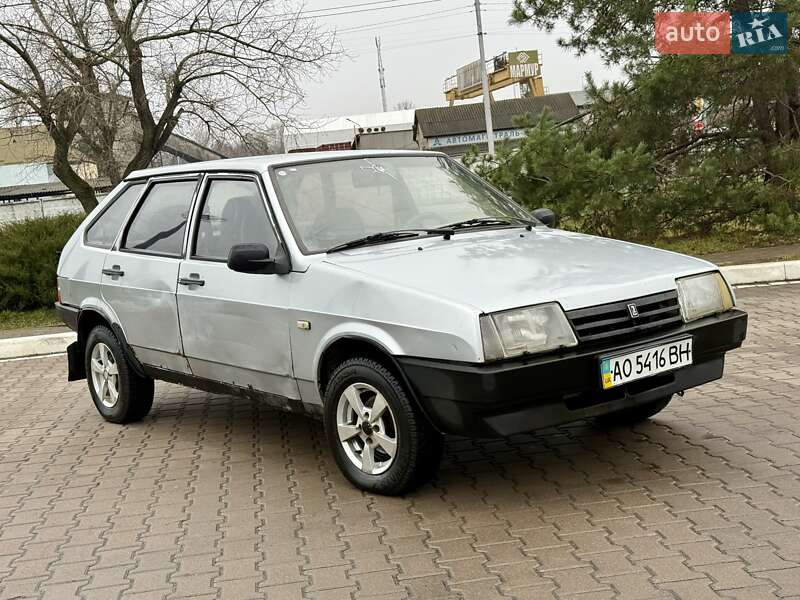Хэтчбек ВАЗ / Lada 2109 2001 в Киеве