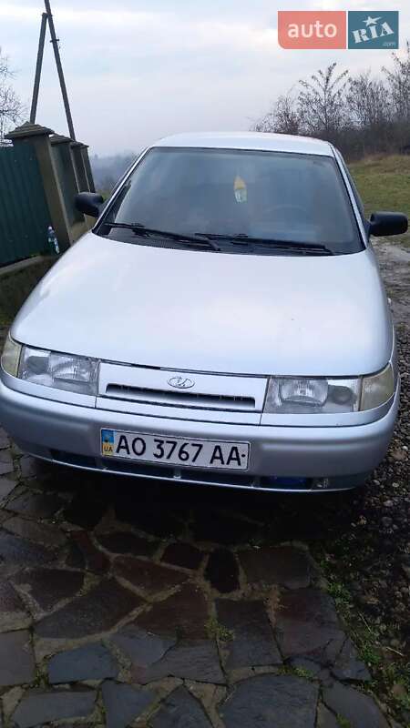 Хэтчбек ВАЗ / Lada 2112 2004 в Иршаве