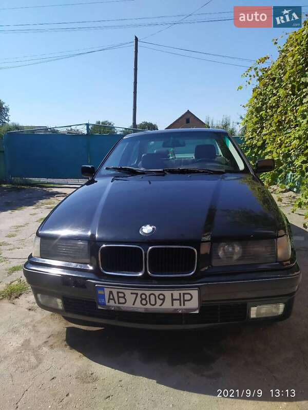 Седан BMW 3 Series 1994 в Казатине