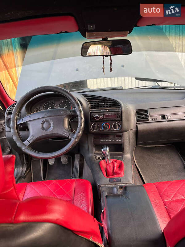 Седан BMW 3 Series 1995 в Рожнятове Седан BMW 3 Series 1995 в Рожнятове
