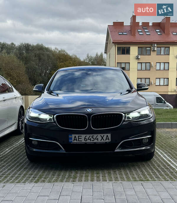 Седан BMW 3 Series 2015 в Львове