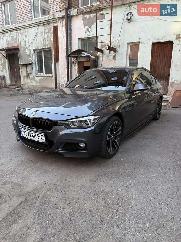 Седан BMW 3 Series 2017 в Днепре Седан BMW 3 Series 2017 в Днепре