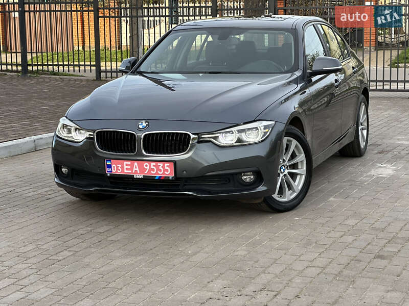 Седан BMW 3 Series 2017 в Нововолинську