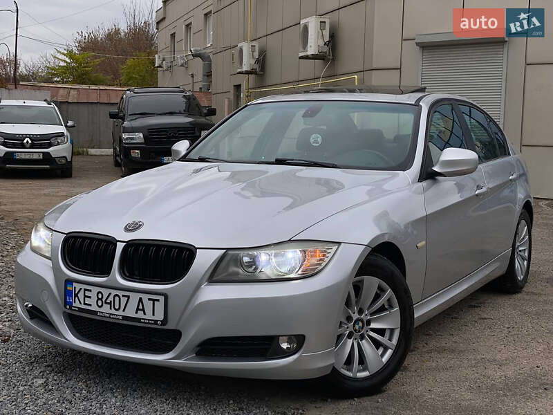 Седан BMW 3 Series 2011 в Дніпрі Седан BMW 3 Series 2011 в Дніпрі