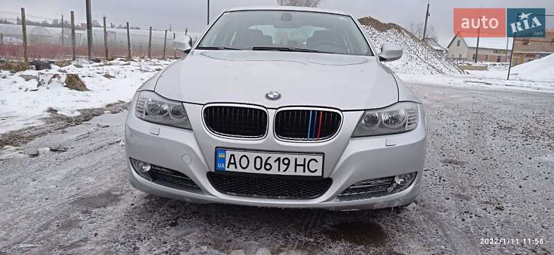 Седан BMW 3 Series 2009 в Межгорье Седан BMW 3 Series 2009 в Межгорье