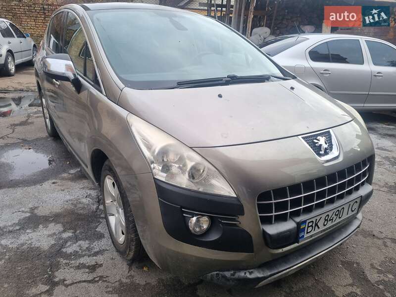 Позашляховик / Кросовер Peugeot 3008 2010 в Рівному Позашляховик / Кросовер Peugeot 3008 2010 в Рівному