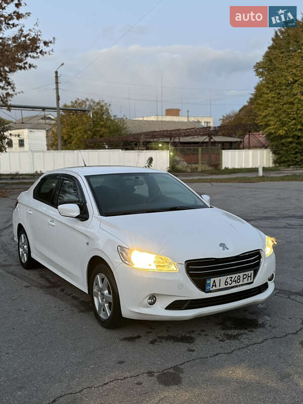 Седан Peugeot 301 2016 в Киеве