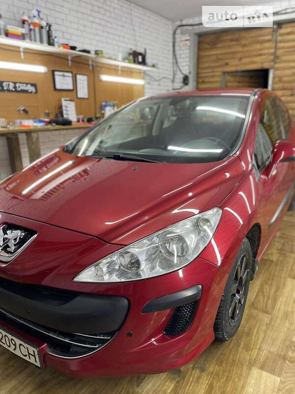 Хэтчбек Peugeot 308 2008 в Кагарлыке