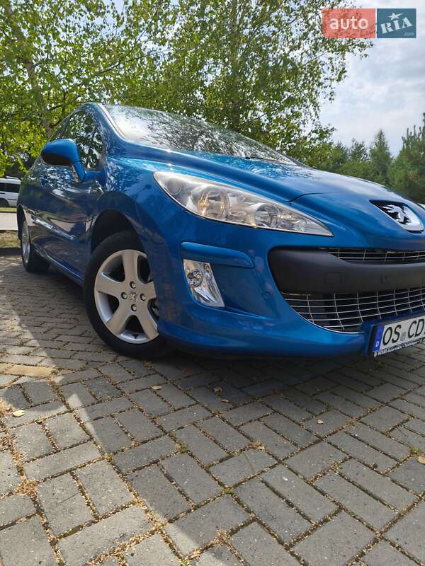 Хэтчбек Peugeot 308 2008 в Дрогобыче Хэтчбек Peugeot 308 2008 в Дрогобыче